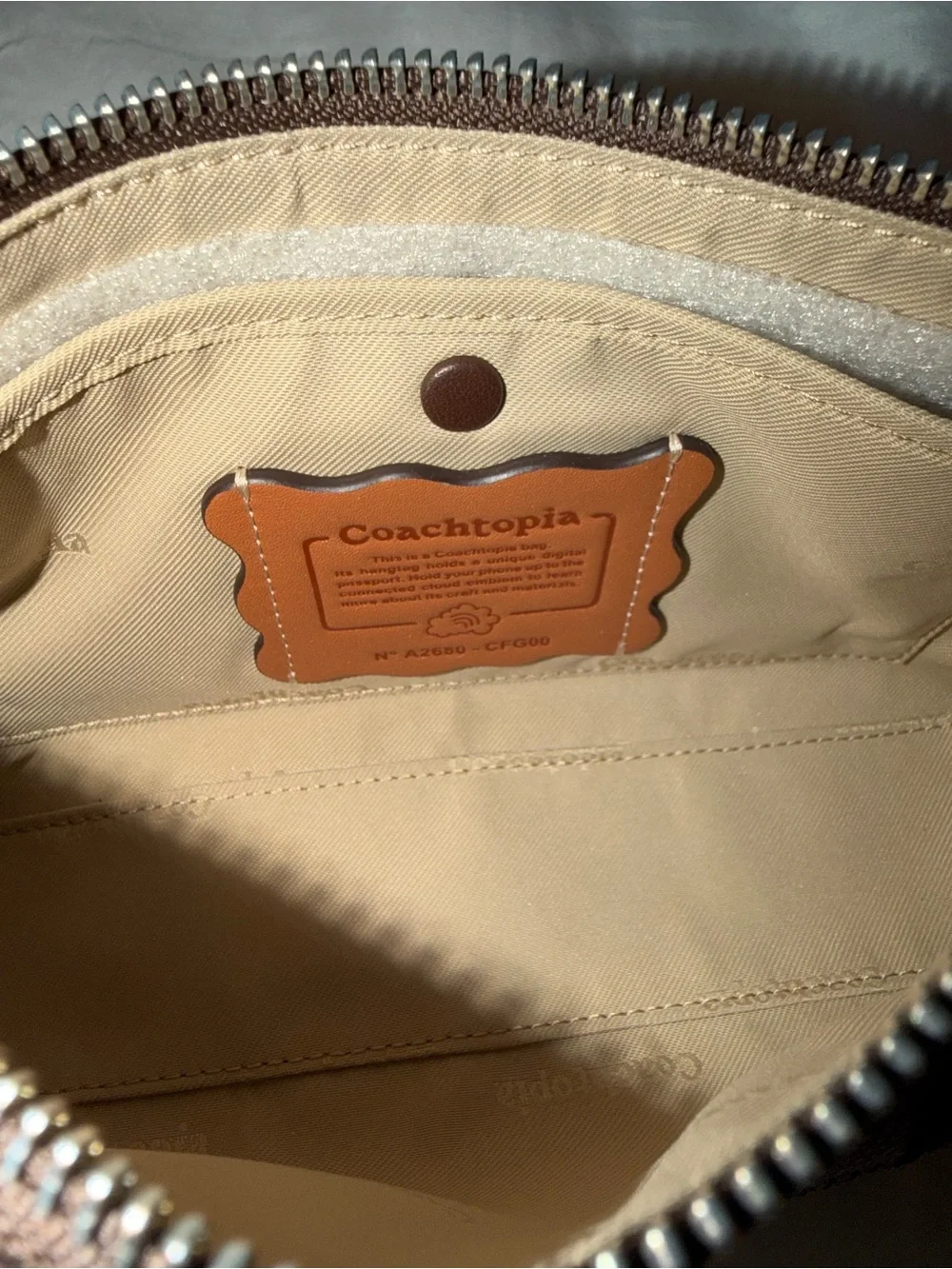 Alter/Ego Small Slouchy Shoulder Bag in tan multi - Picture 4 of 6